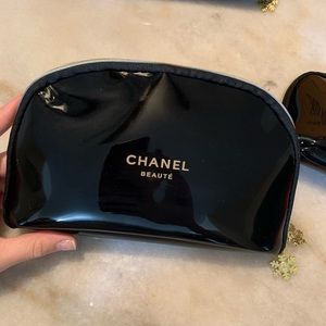 Chanel make up bag (medium)